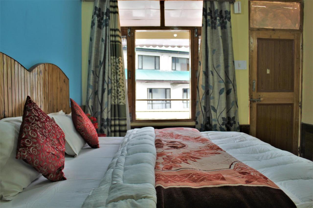 Hotel New Royal Manāli Esterno foto