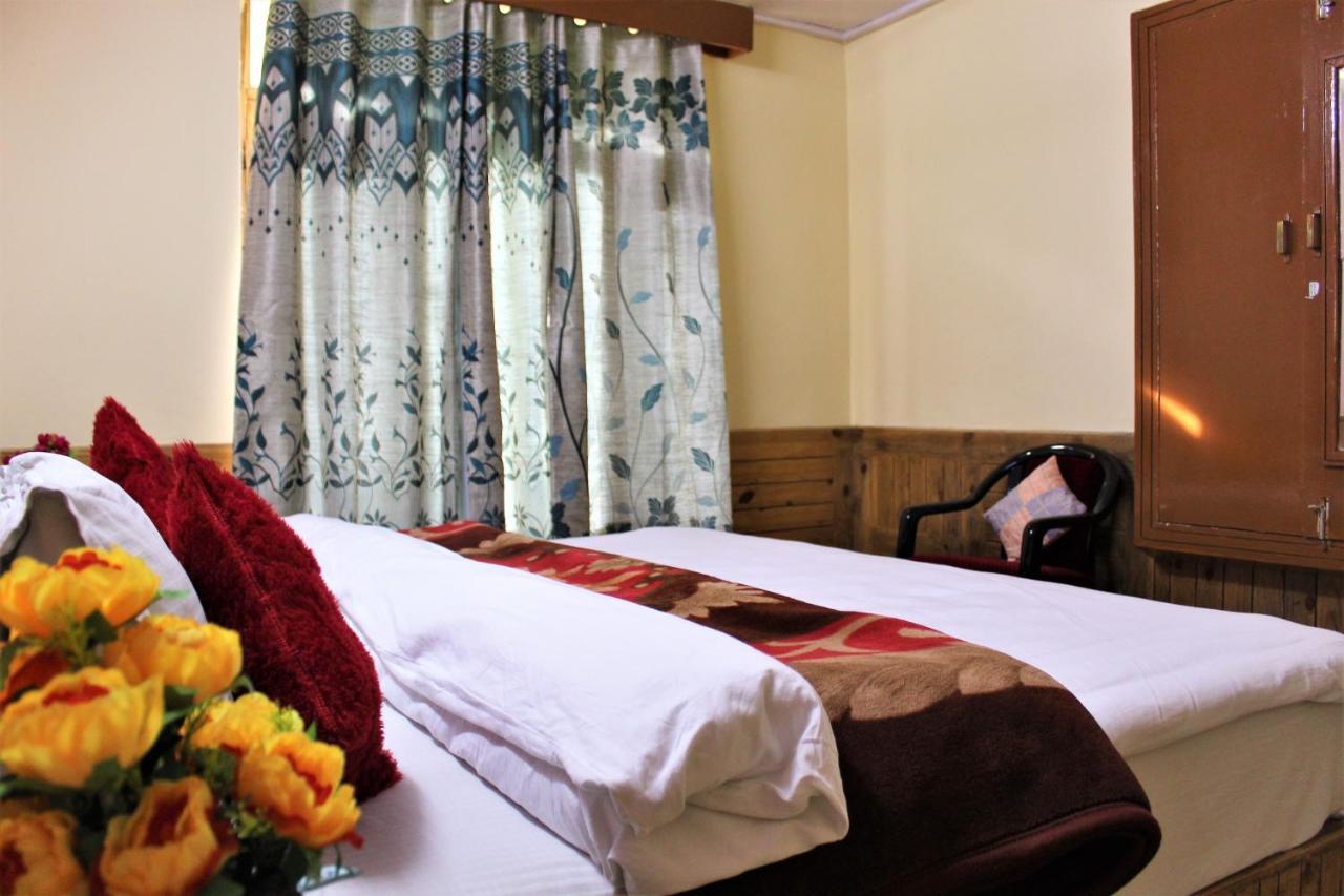 Hotel New Royal Manāli Esterno foto
